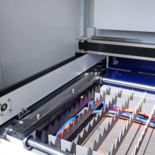 FIBER metaallasersnijmachine 1500W 60x40cm | Doorgeeftafel + accessoires